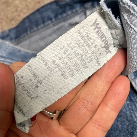 Vintage 90s wrangler ultra high rise relaxed leg Blue women’s Jeans- so cool - Picture 7 of 9